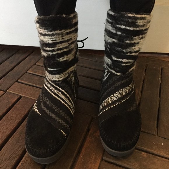 TOMS Nepal Boots - Picture 2 of 15
